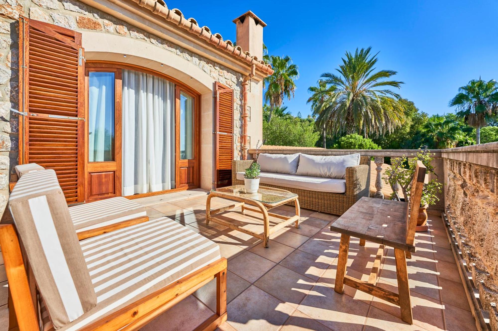 Villa Quiet In With Amazing Pool, Paddle Court And Garden