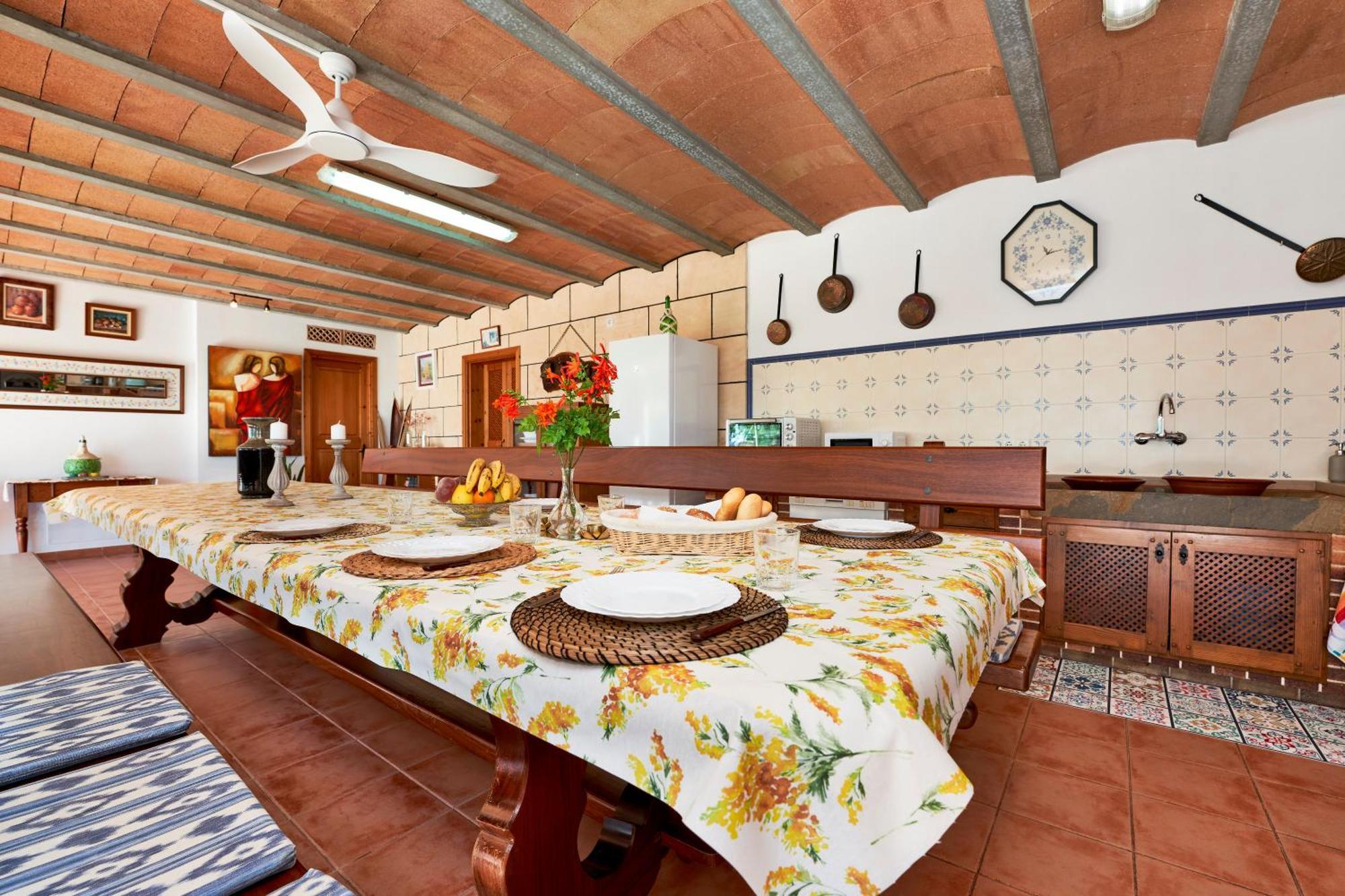 Villa Quiet In With Amazing Pool, Paddle Court And Garden
