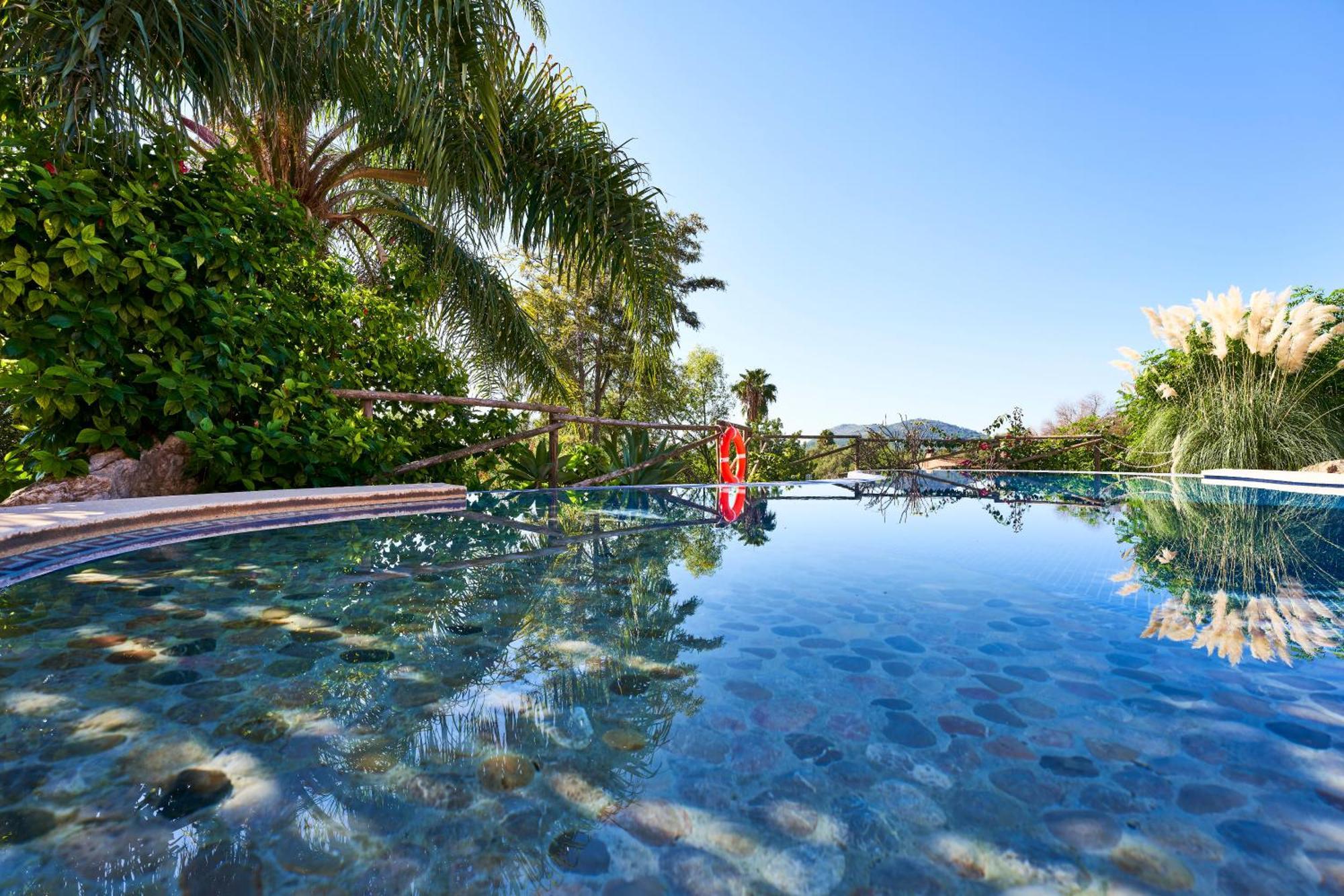 Villa Quiet In With Amazing Pool, Paddle Court And Garden *