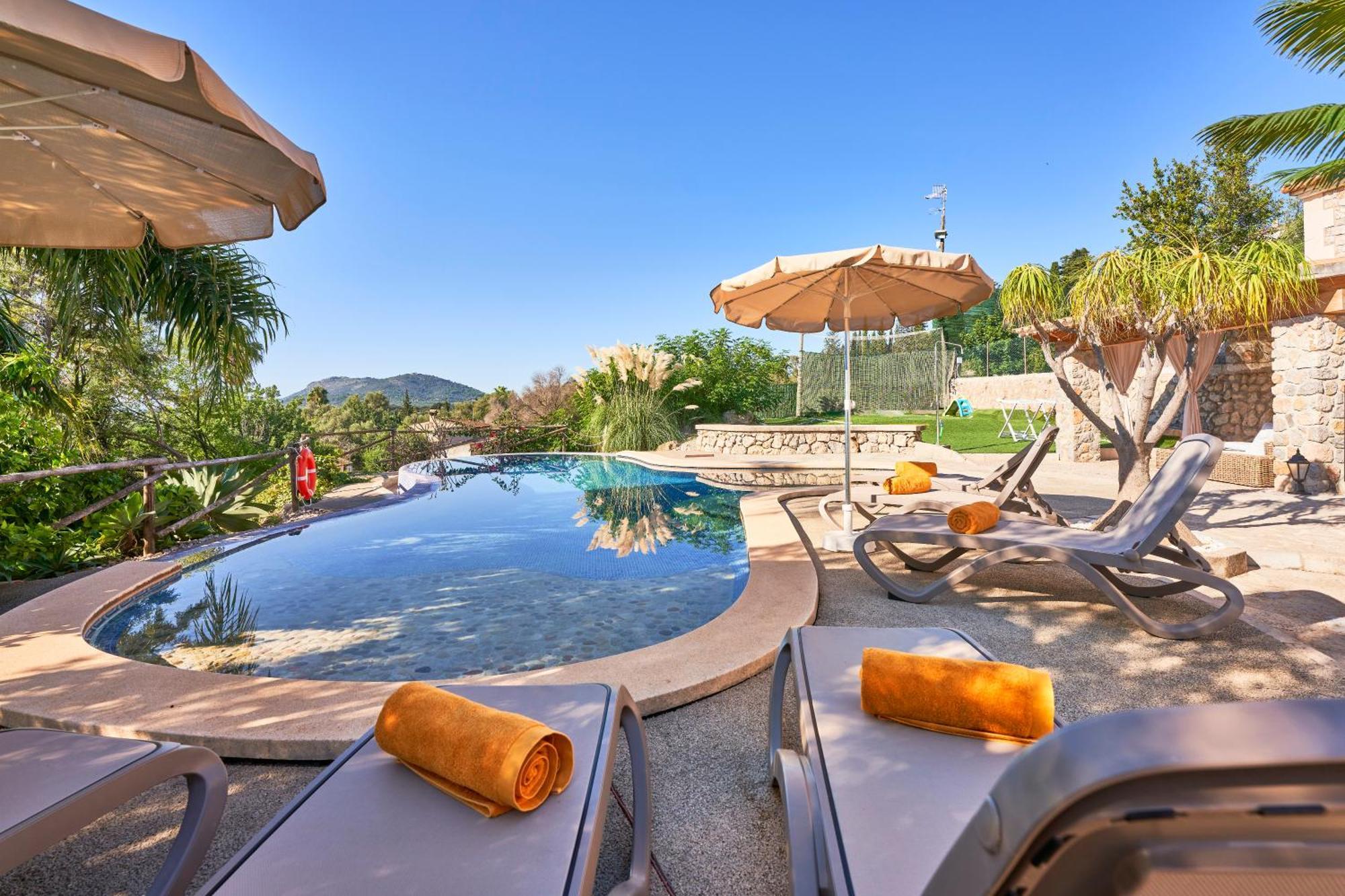 Quiet In With Amazing Pool, Paddle Court And Garden *