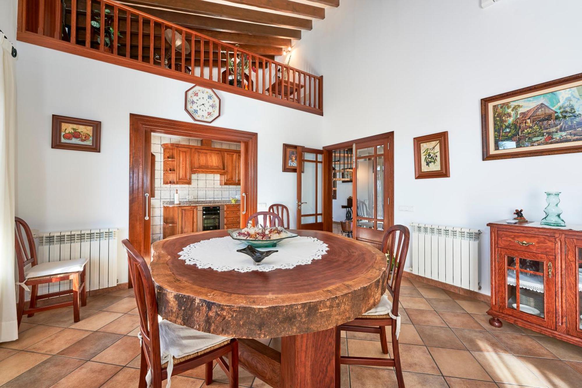 Quiet In With Amazing Pool, Paddle Court And Garden