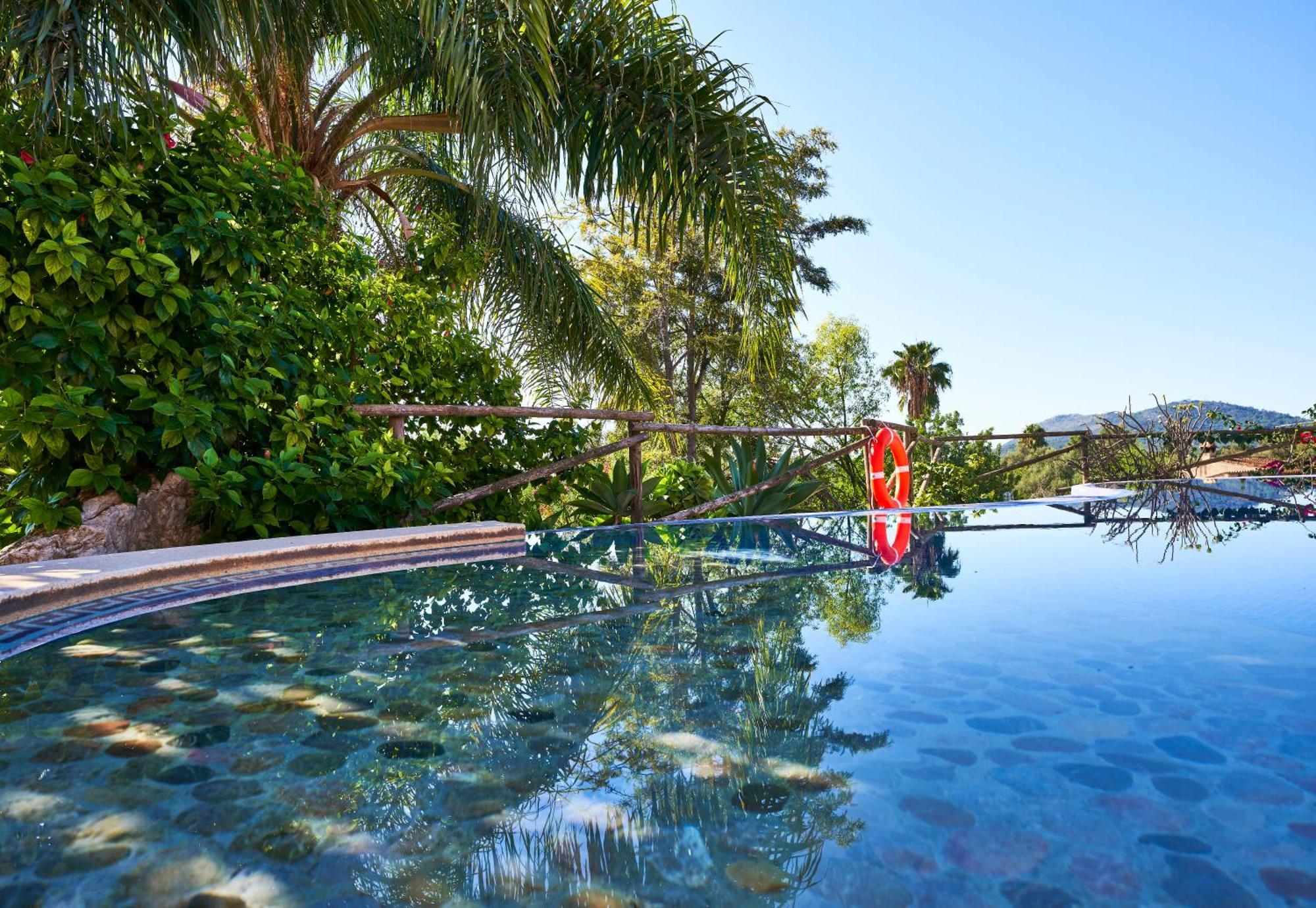Villa Quiet In With Amazing Pool, Paddle Court And Garden Búger