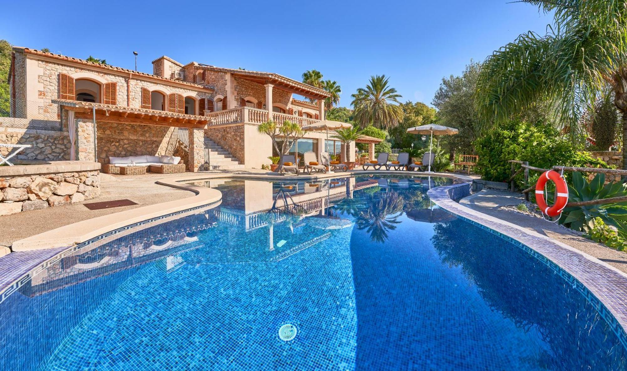 Quiet In With Amazing Pool, Paddle Court And Garden Villa