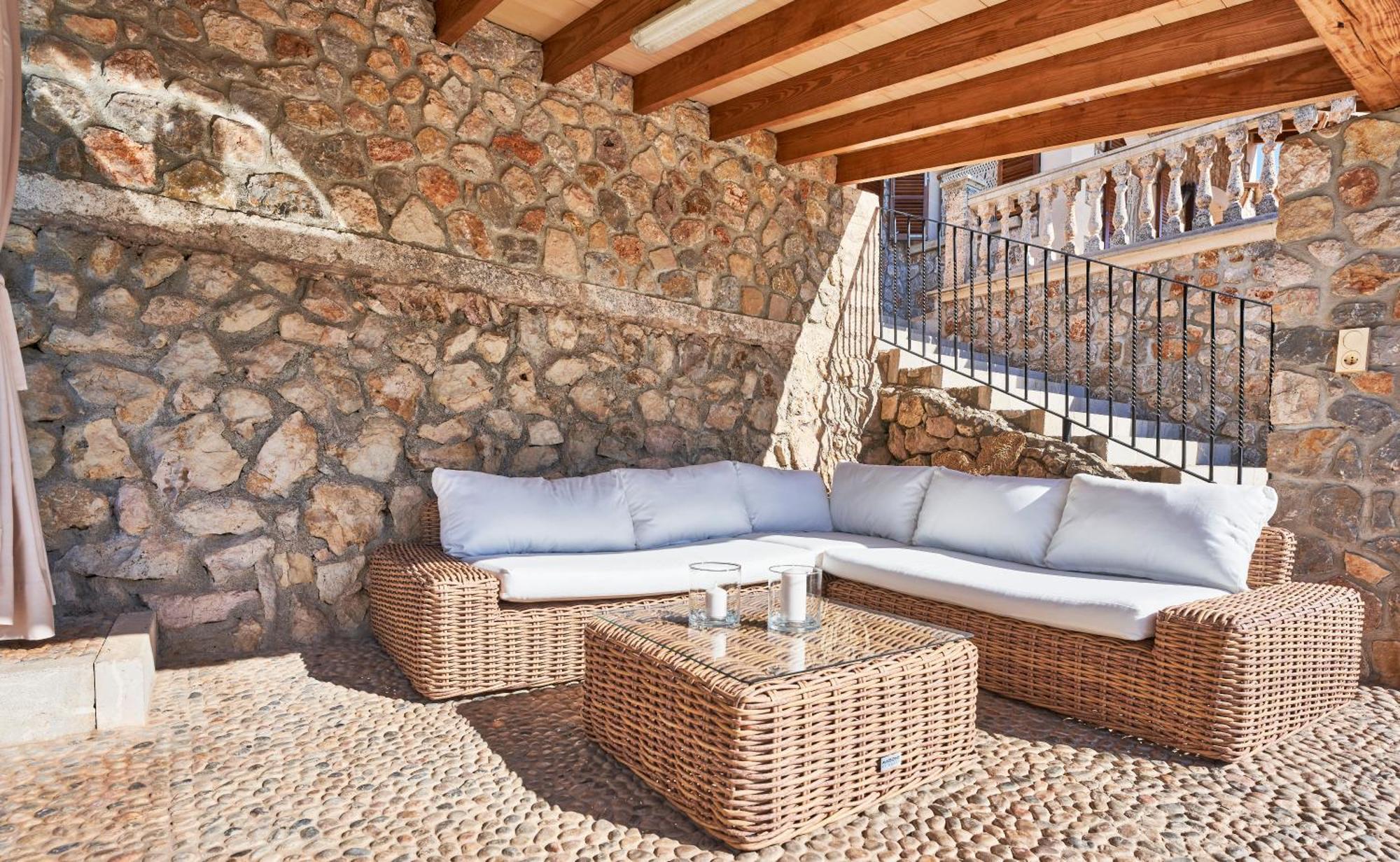 Quiet In With Amazing Pool, Paddle Court And Garden *