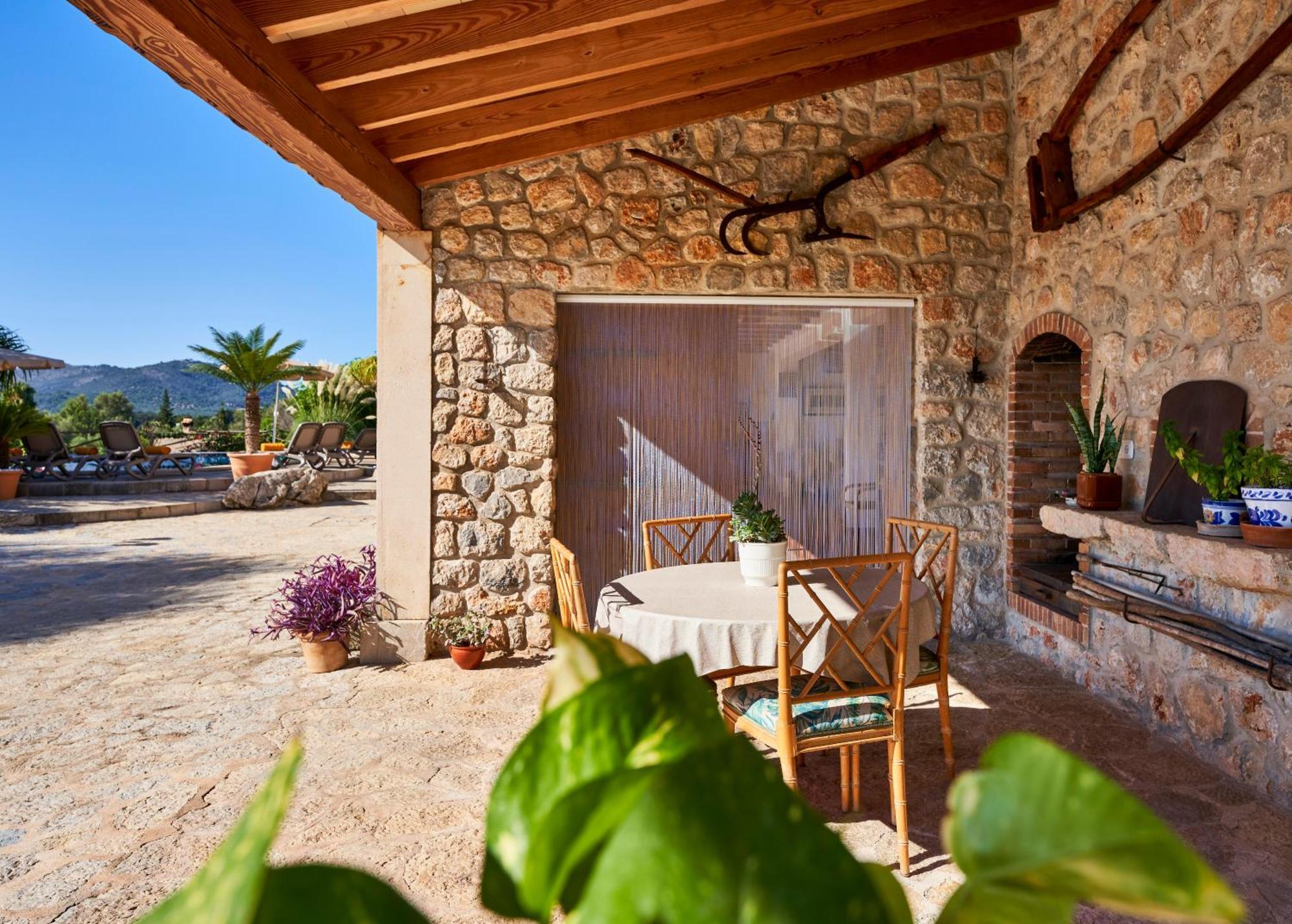 Villa Quiet In With Amazing Pool, Paddle Court And Garden