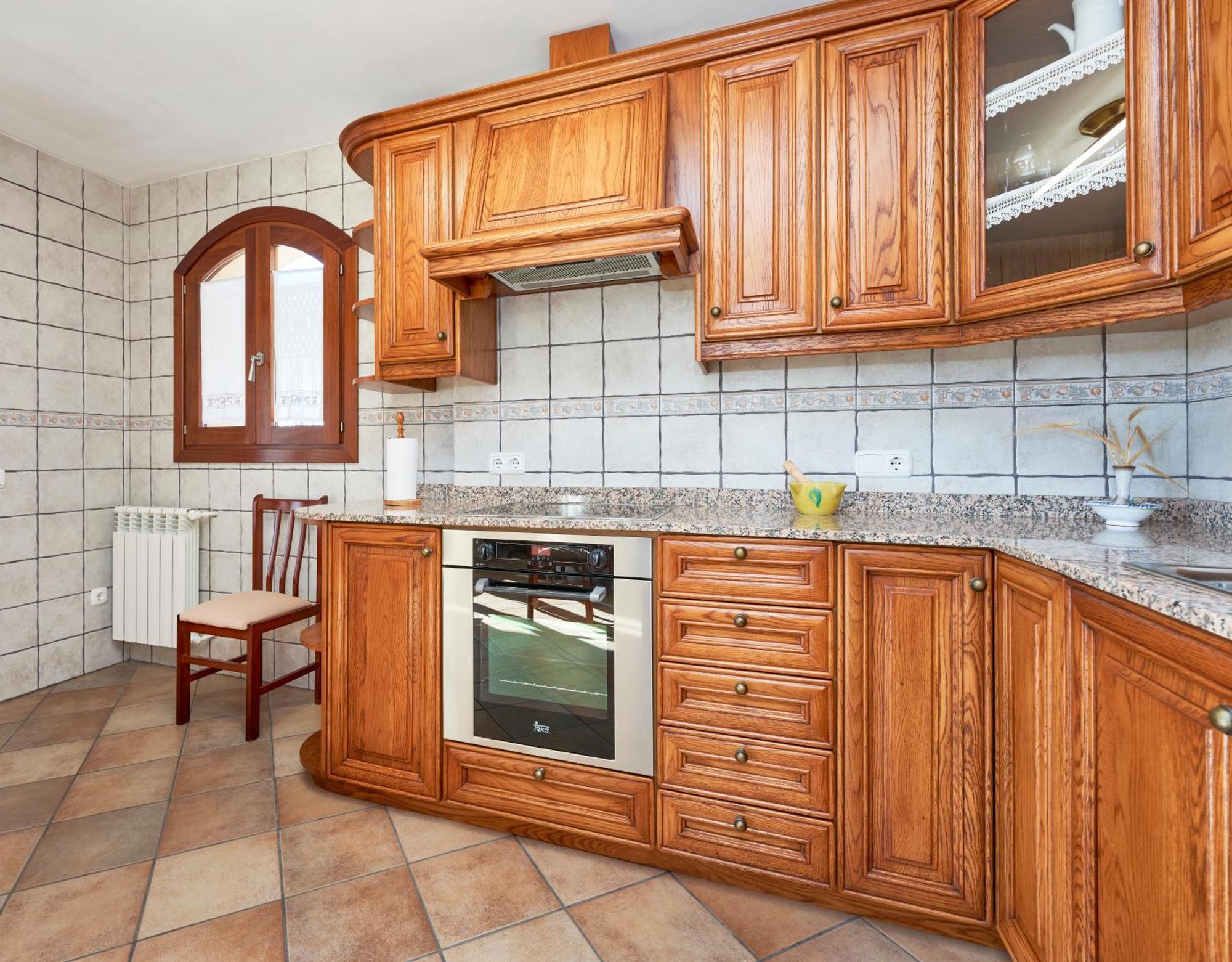 Quiet In With Amazing Pool, Paddle Court And Garden
